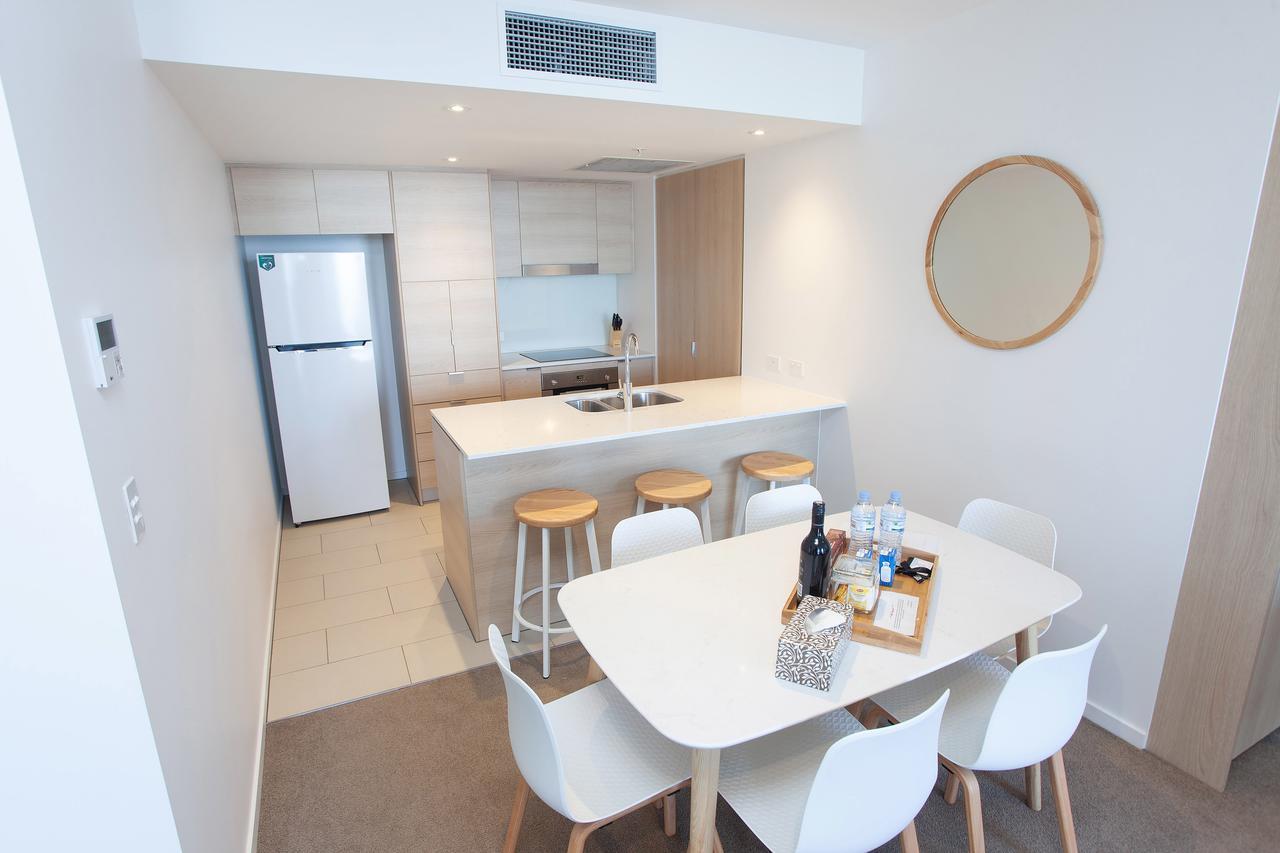 High Floor Ocean View Suites Broadbeach Gold Coast Eksteriør billede